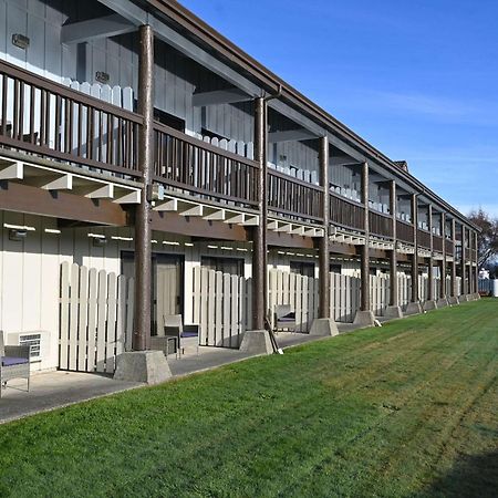 Edgewater Inn And Suites, Ascend Hotel Collection Coos Bay Bagian luar foto