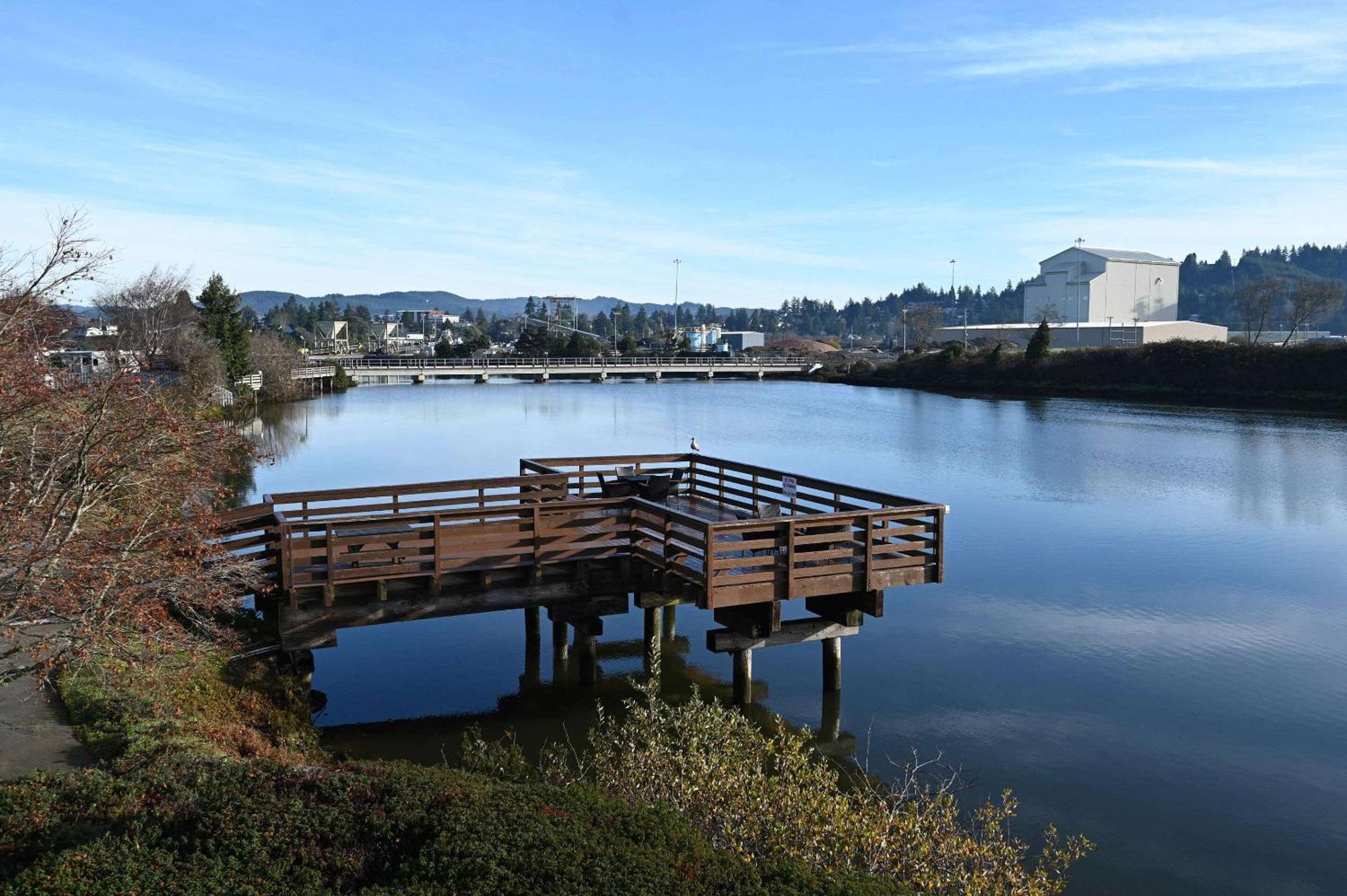 Edgewater Inn And Suites, Ascend Hotel Collection Coos Bay Bagian luar foto