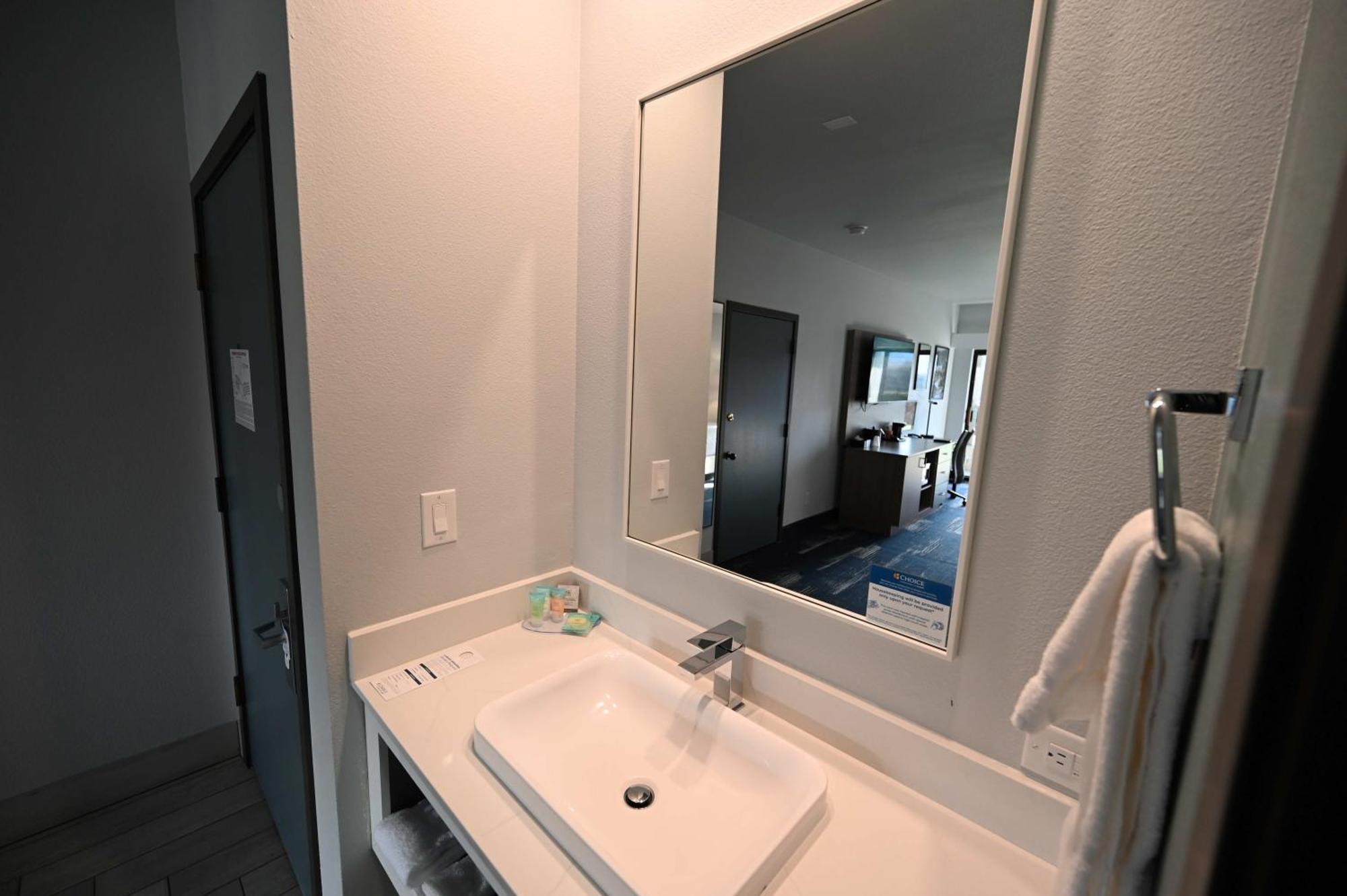 Edgewater Inn And Suites, Ascend Hotel Collection Coos Bay Bagian luar foto