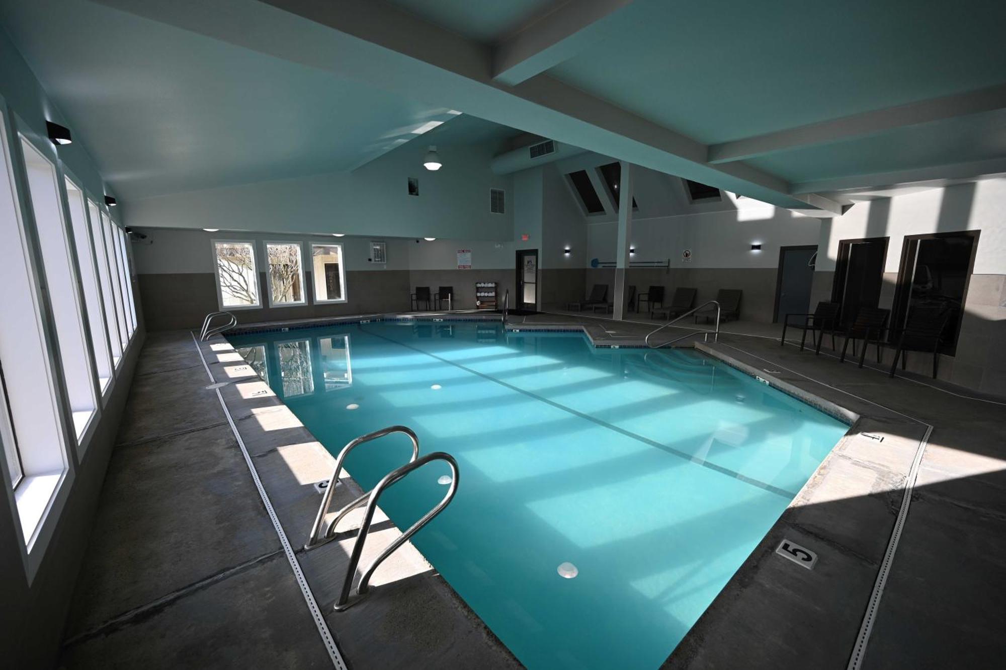 Edgewater Inn And Suites, Ascend Hotel Collection Coos Bay Bagian luar foto