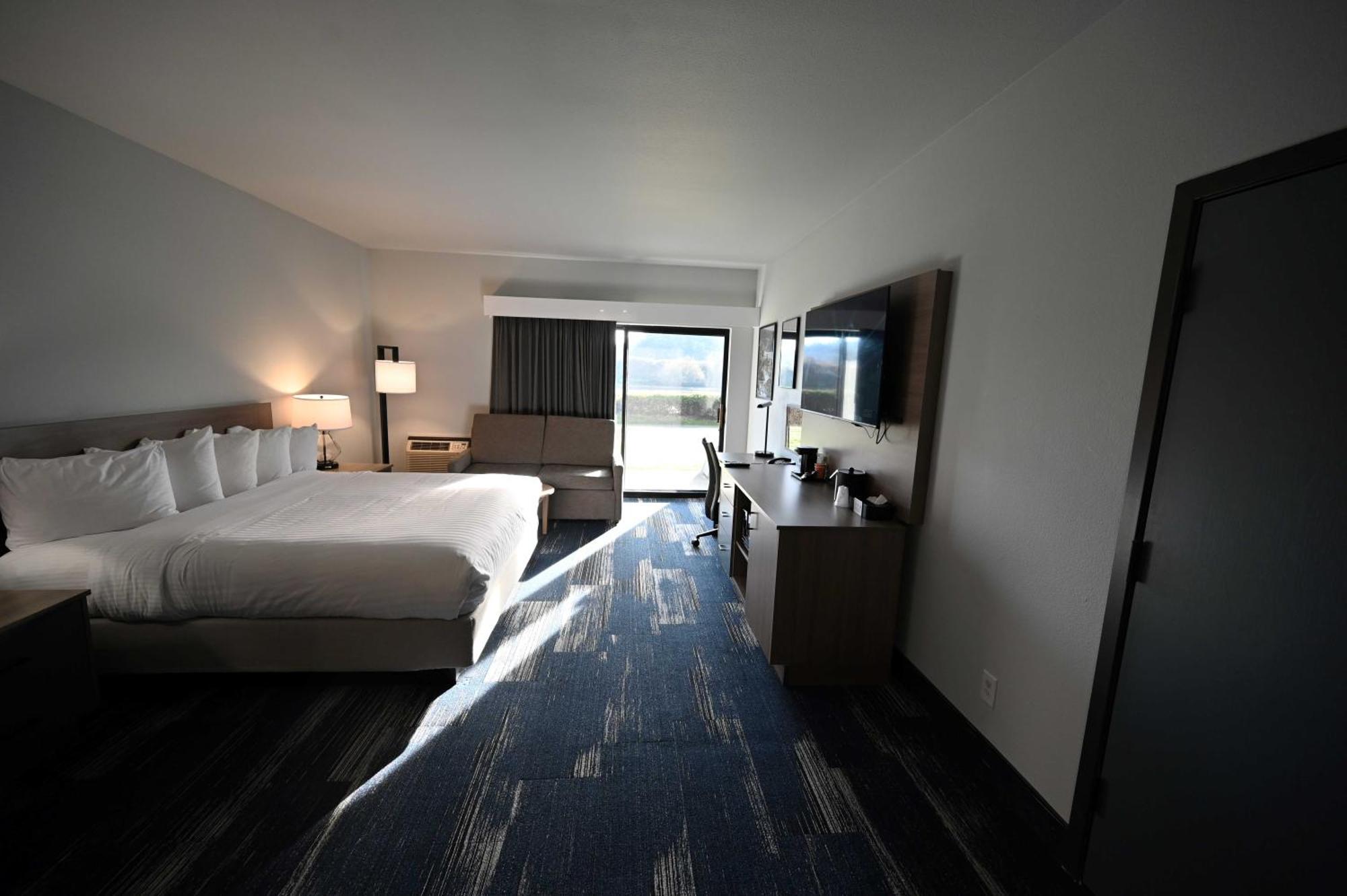 Edgewater Inn And Suites, Ascend Hotel Collection Coos Bay Bagian luar foto