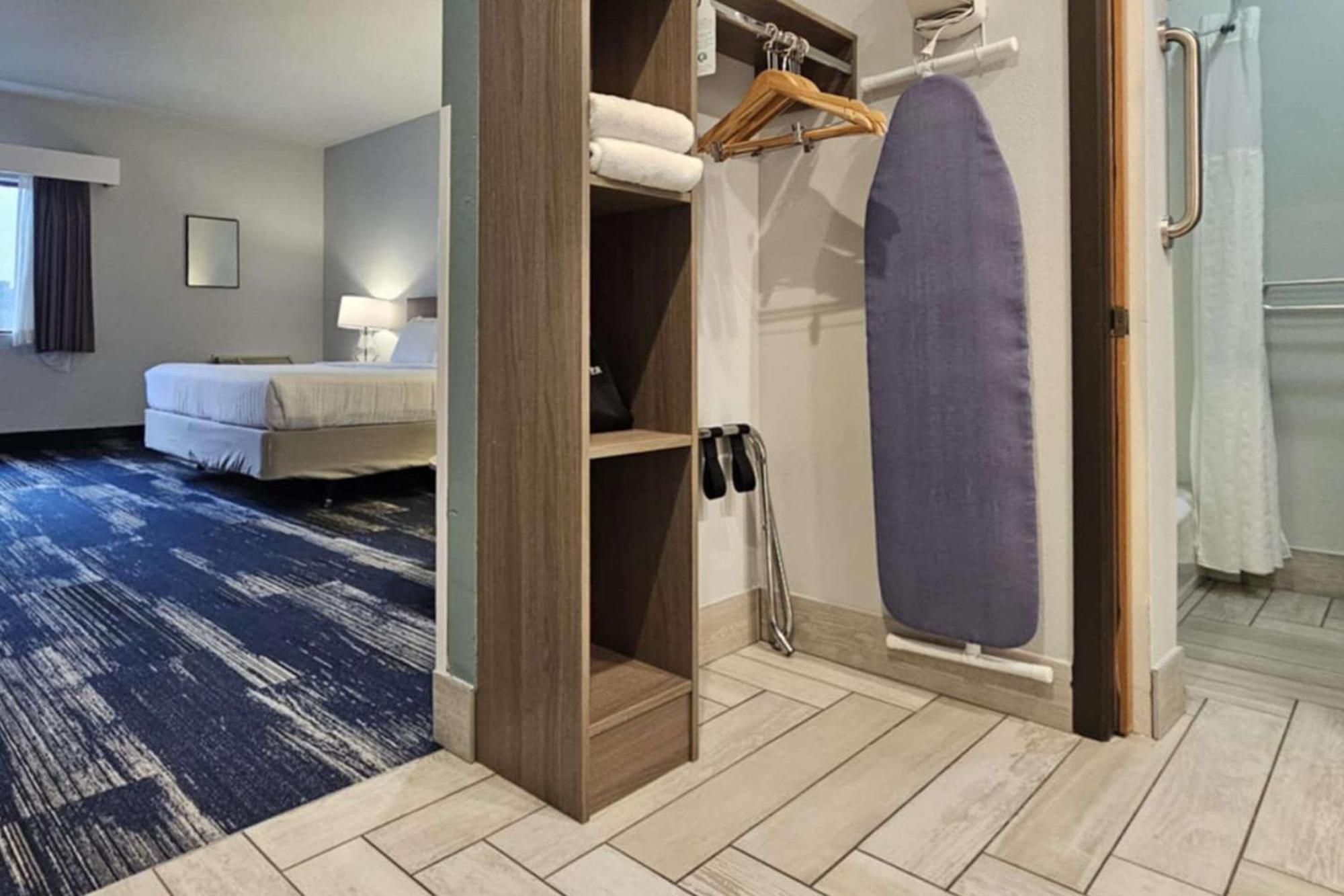 Edgewater Inn And Suites, Ascend Hotel Collection Coos Bay Bagian luar foto