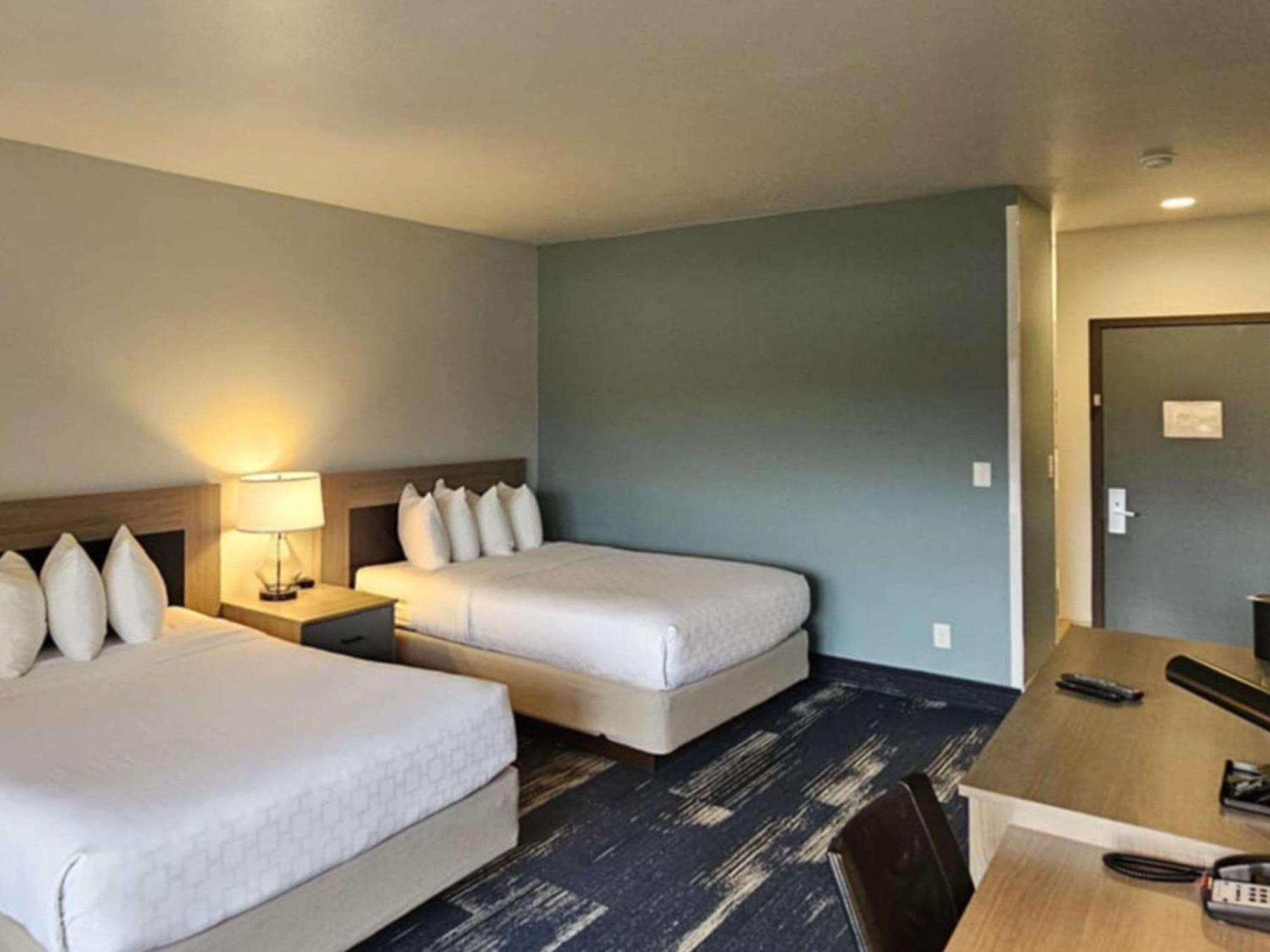 Edgewater Inn And Suites, Ascend Hotel Collection Coos Bay Bagian luar foto
