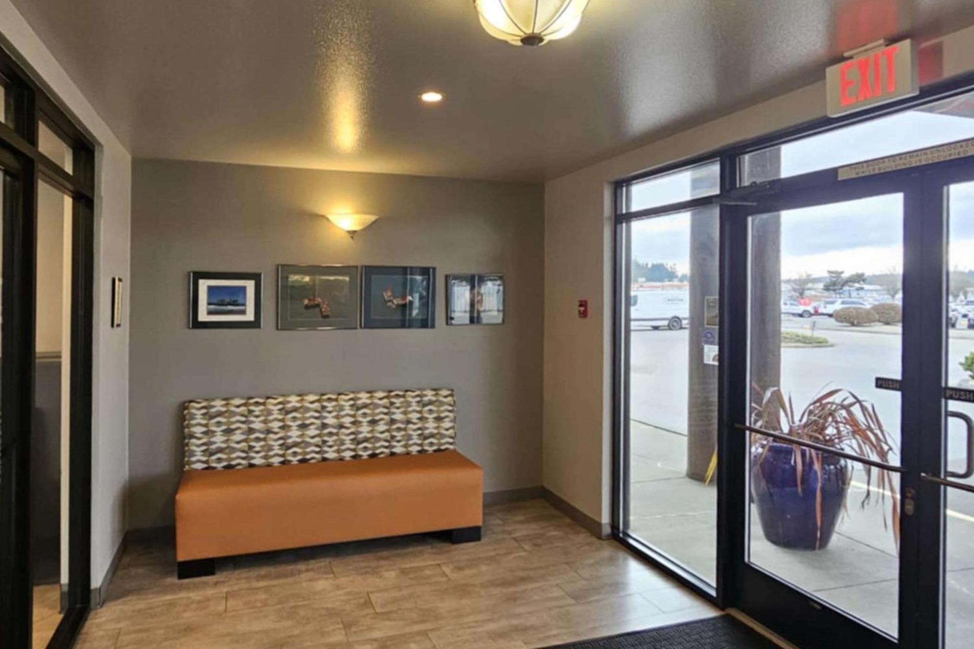 Edgewater Inn And Suites, Ascend Hotel Collection Coos Bay Bagian luar foto